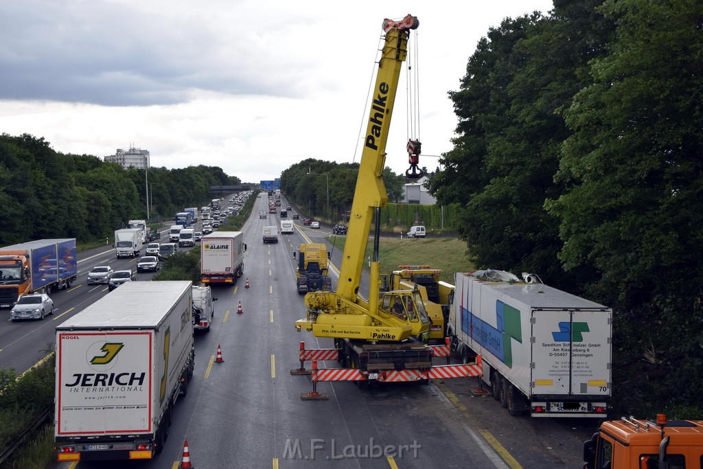 Schwerer VU A 3 Rich Oberhausen Hoehe AK Leverkusen P884.JPG - Miklos Laubert